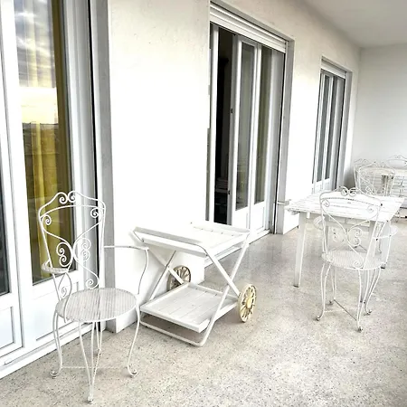Appartement Terrace And View On