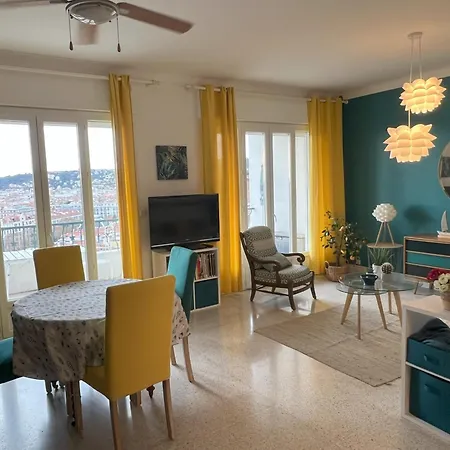 Terrace And View On 니스